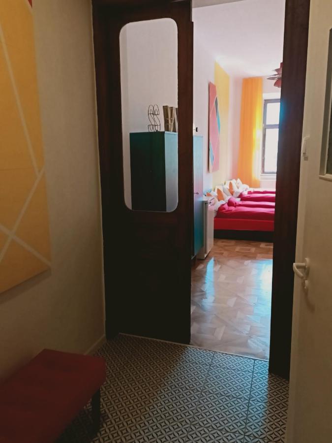 View To The Cracow Basic Apartment Krakow Ngoại thất bức ảnh